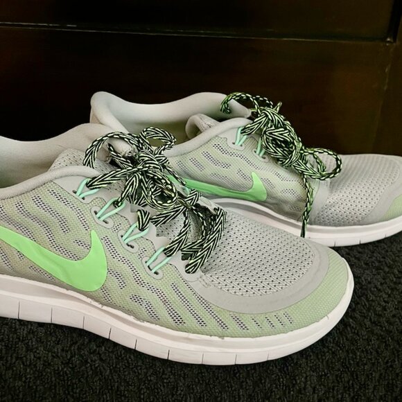 Nike - Picture 1 of 3